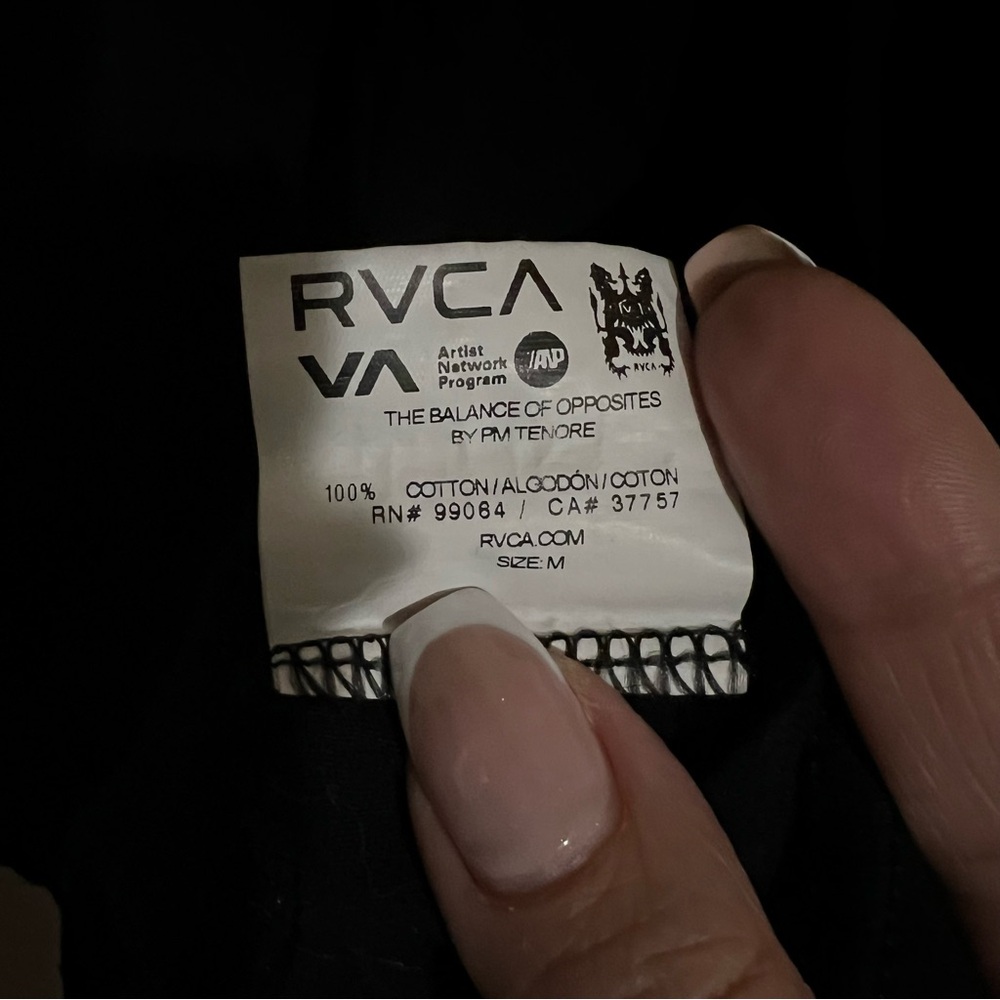 RVCA Mark Oblow Vintage Wash Patch Matte Roses on sleeves Long Sleeve T-Shirt - Picture 9 of 11